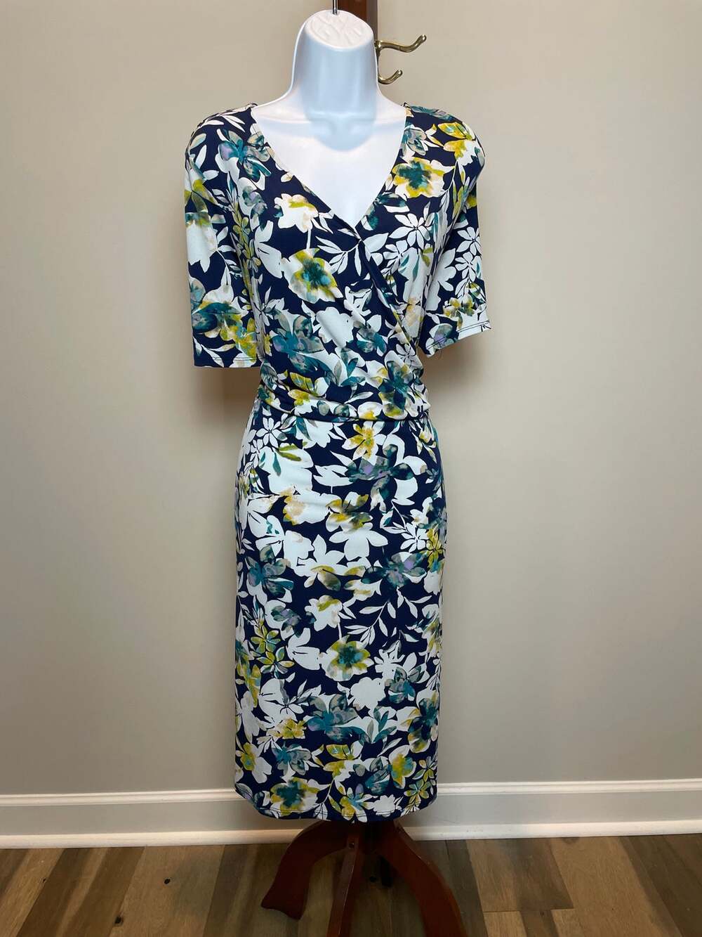 Dana Buchman Navy Floral Sheath Dress V‑Neck Ruched Front Size XL